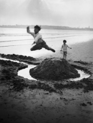 Lartigue. Gérard Willemetz e Dany ,Royan, 1926 (detalle)