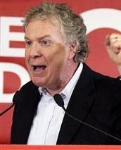 O primeiro ministro do Québec e líder dos liberais, Jean Charest