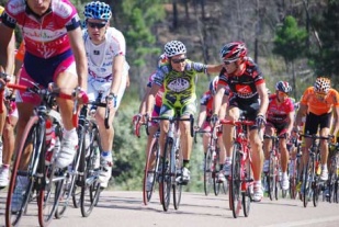 Un momento na proba en liña / Imaxe: Rafa Carbonero / www.extremaduraciclismo.net