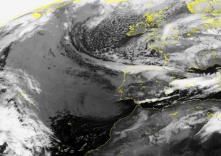 Imaxe do satélite Meteosat, tomada ás 6.00 horas deste sábado (clique para ampliar)